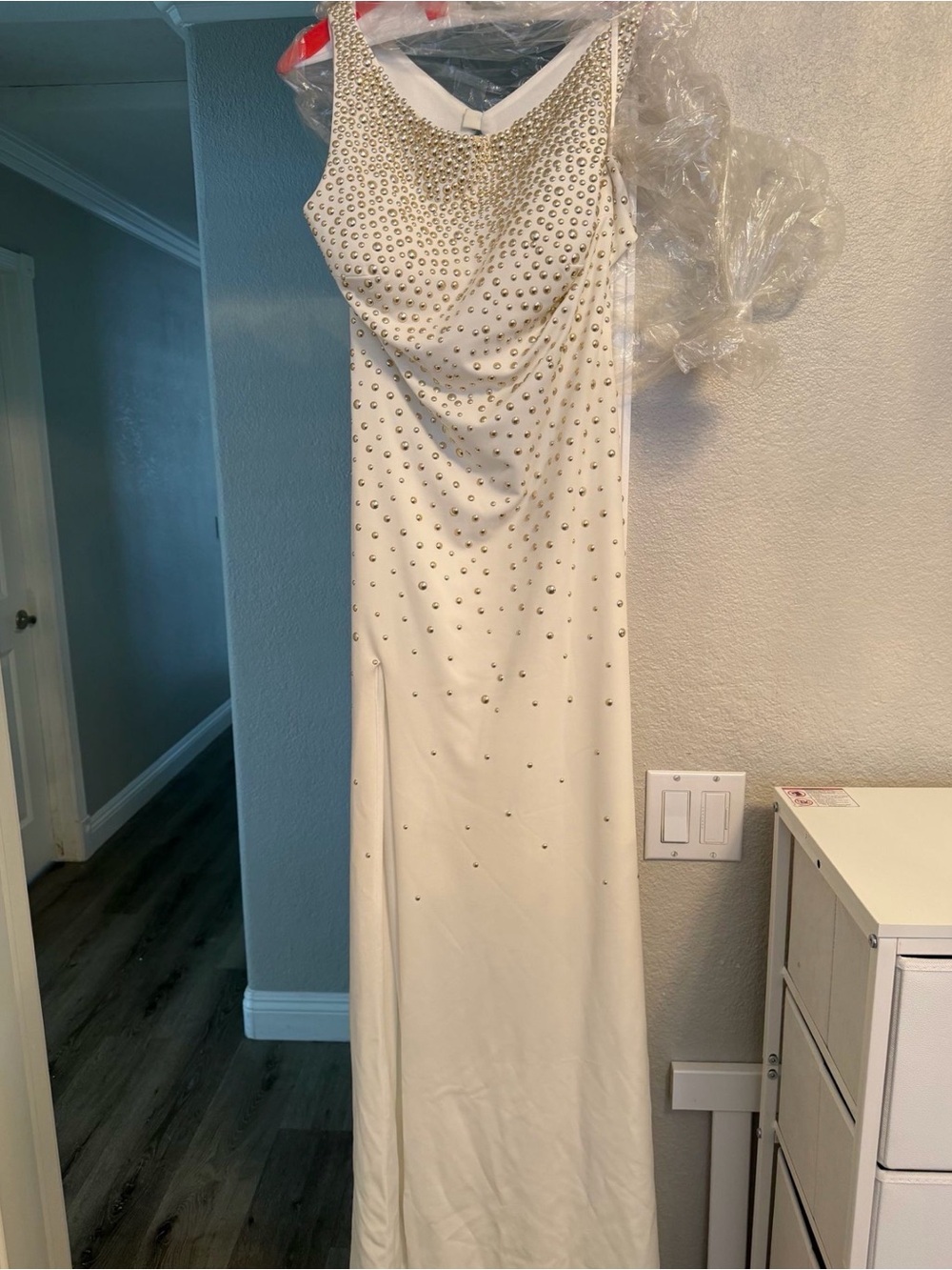 NWOT Camille La Vie Elegant Ivory Gold Beaded Evening Gown 12